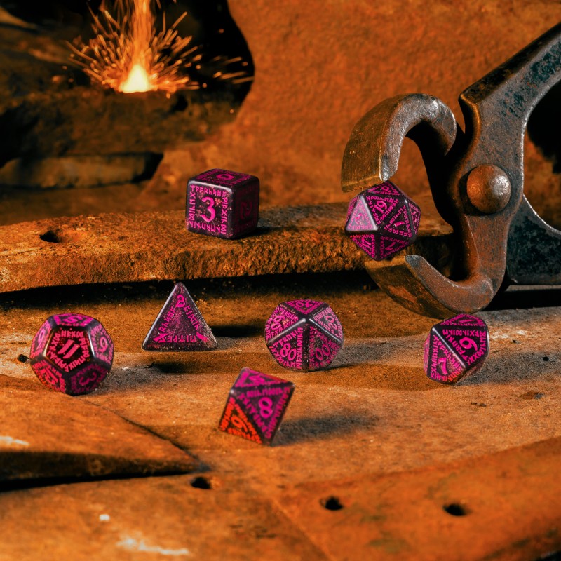 Runic Shimmering black with magenta Dice Set (Preorder)