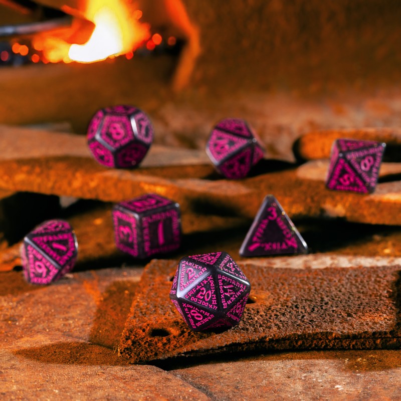 Runic Shimmering black with magenta Dice Set (Preorder)